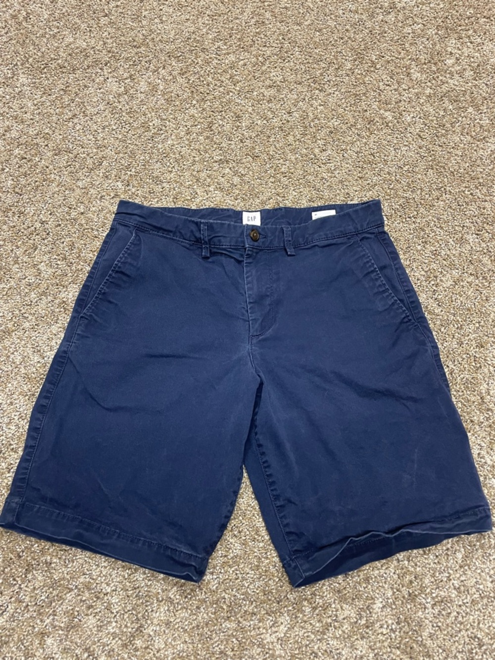 Gap essentially khaki shorts size 31